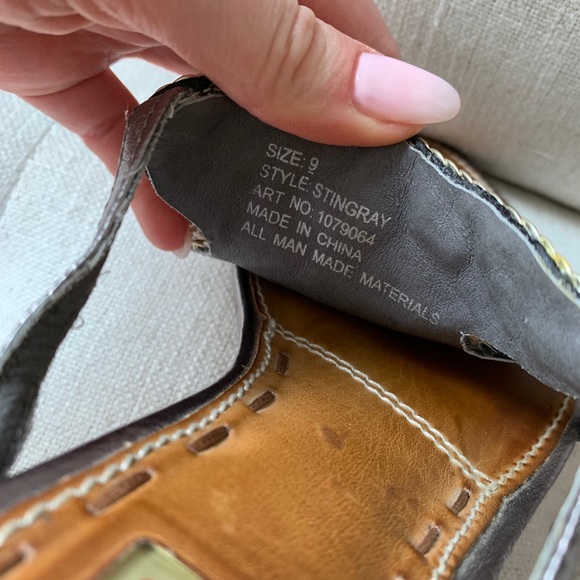 TWO LIPS - Beaded Sandles - Picture 5 of 5